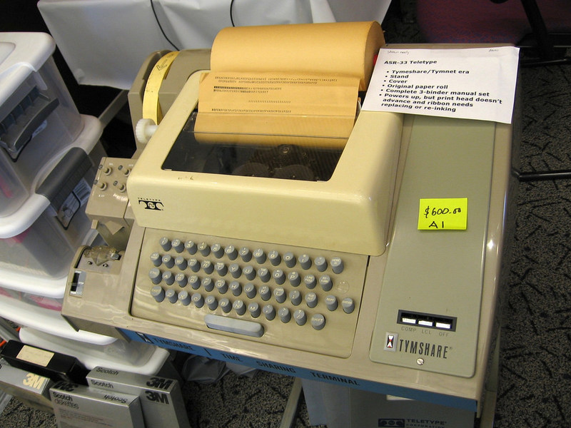 ASR-33 电传打字机